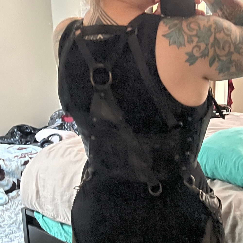 Black Leather Harness with Snakeskin and Chain Detail- size Large - Picture 8 of 8